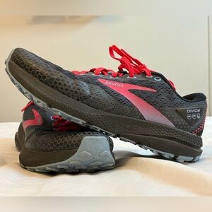 Brooks Divide 3 Trail Running Shoes - Black with Hot Pink Accents